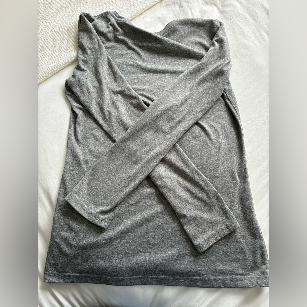 Nike top - Picture 3 of 3